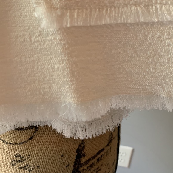 Ann Taylor NWT off white dressy shorts - Picture 4 of 6